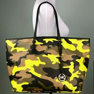 Micheal Kors Neon Acid Yellow Camo Tote💛